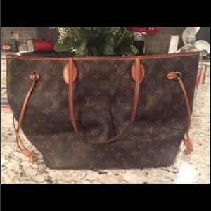 Louis Vuitton Never full tote -used